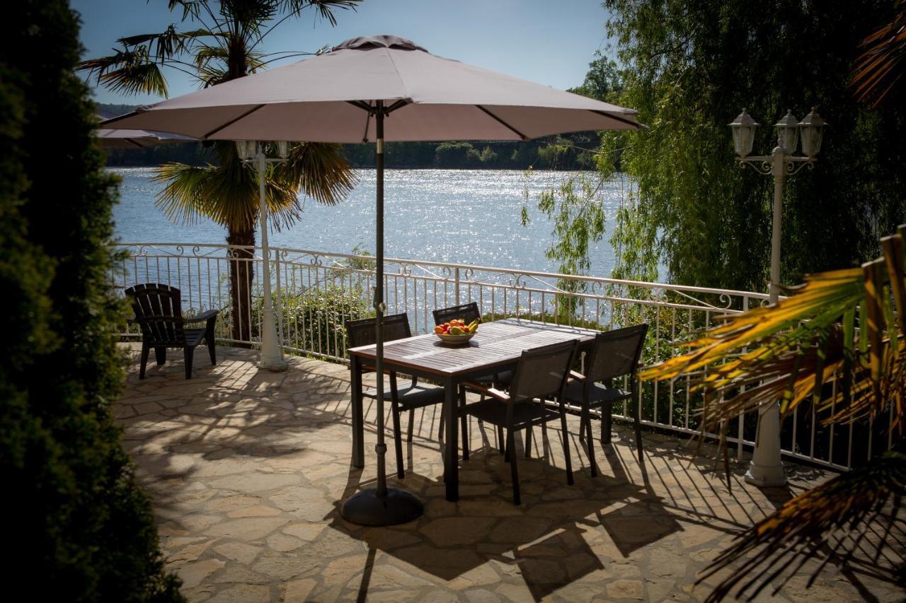 Les Magnolias Holiday Homes Lalinde Bagian luar foto